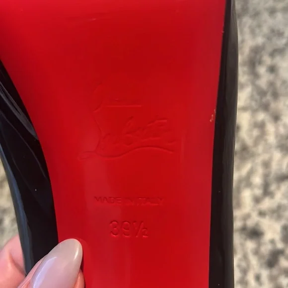 Christian Louboutin, Black Patent Very Privé Heel
39.5 EU (Size 9.5 US) - Picture 4 of 6